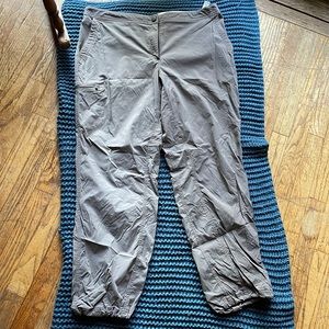 Women’s LL Bean Lightweight Hiking pants Size 18